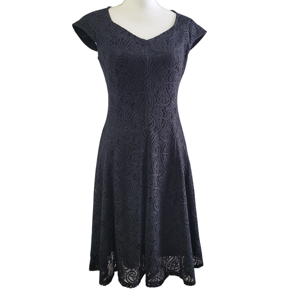 Liz Claiborne Black Lace Cap Sleeve‎ Fit and Flare Dress Sz 6 V Neck Knee Length